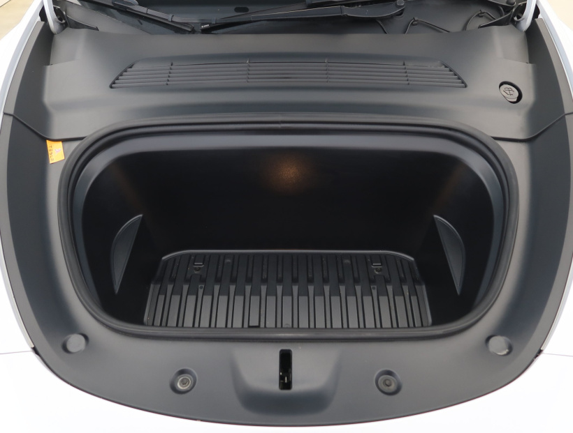 Tesla Model Y, 2023