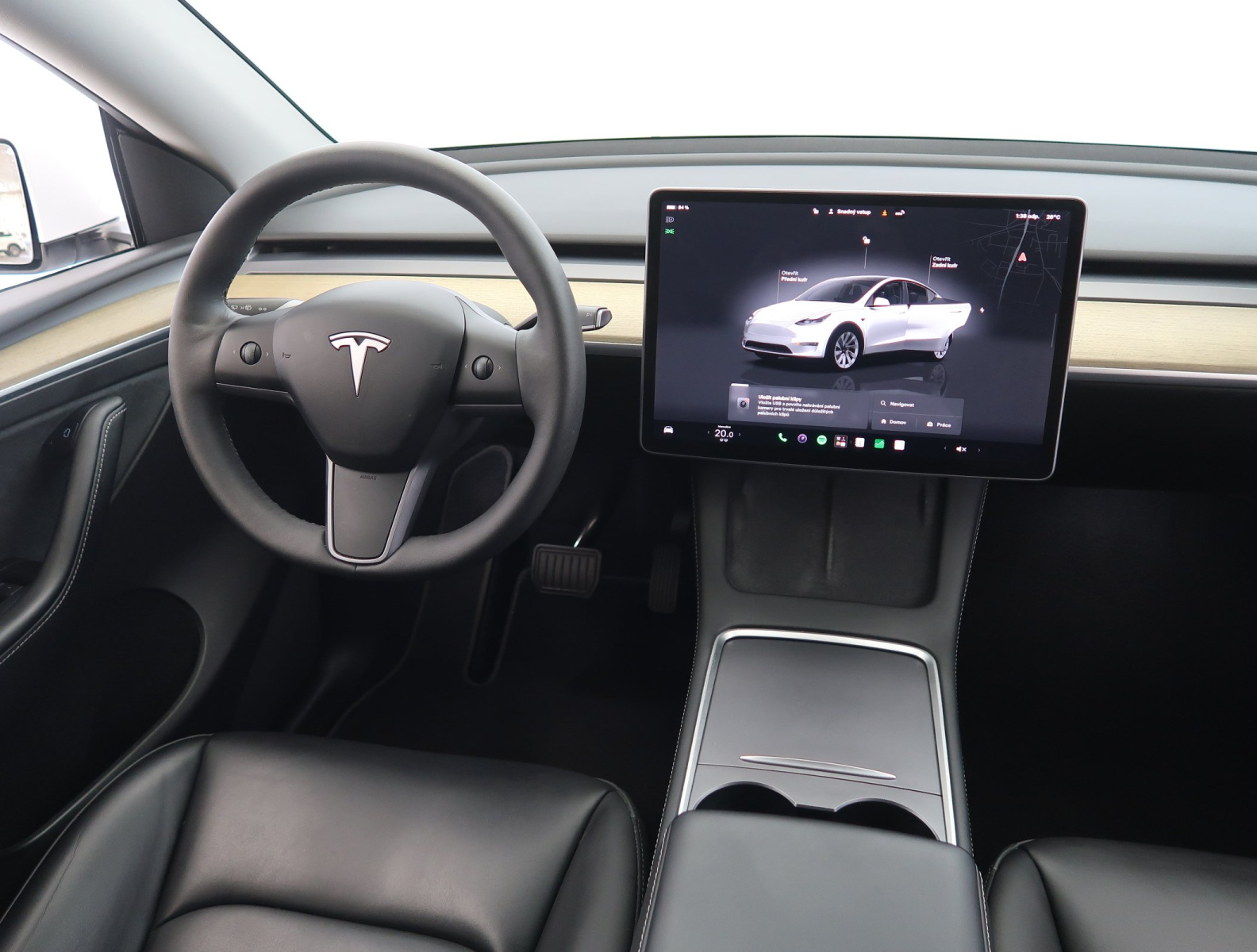 Tesla Model Y Standard Range – fotografie 9