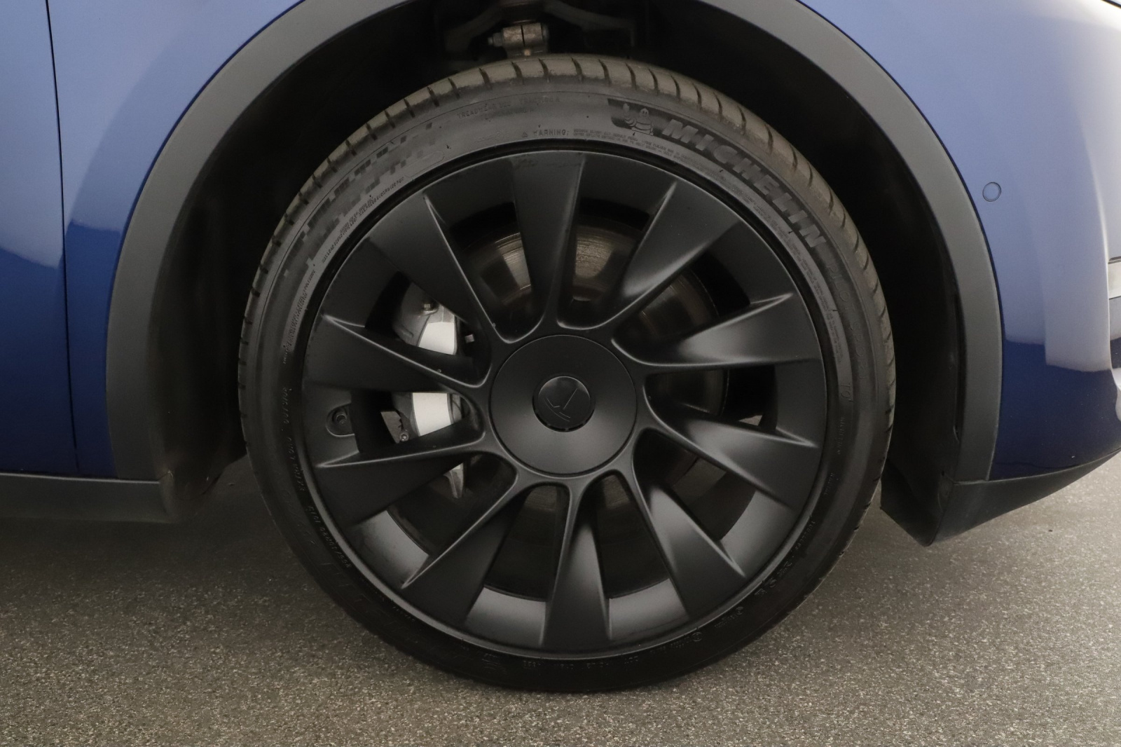 Tesla Model Y Long Range AWD – fotografie 18