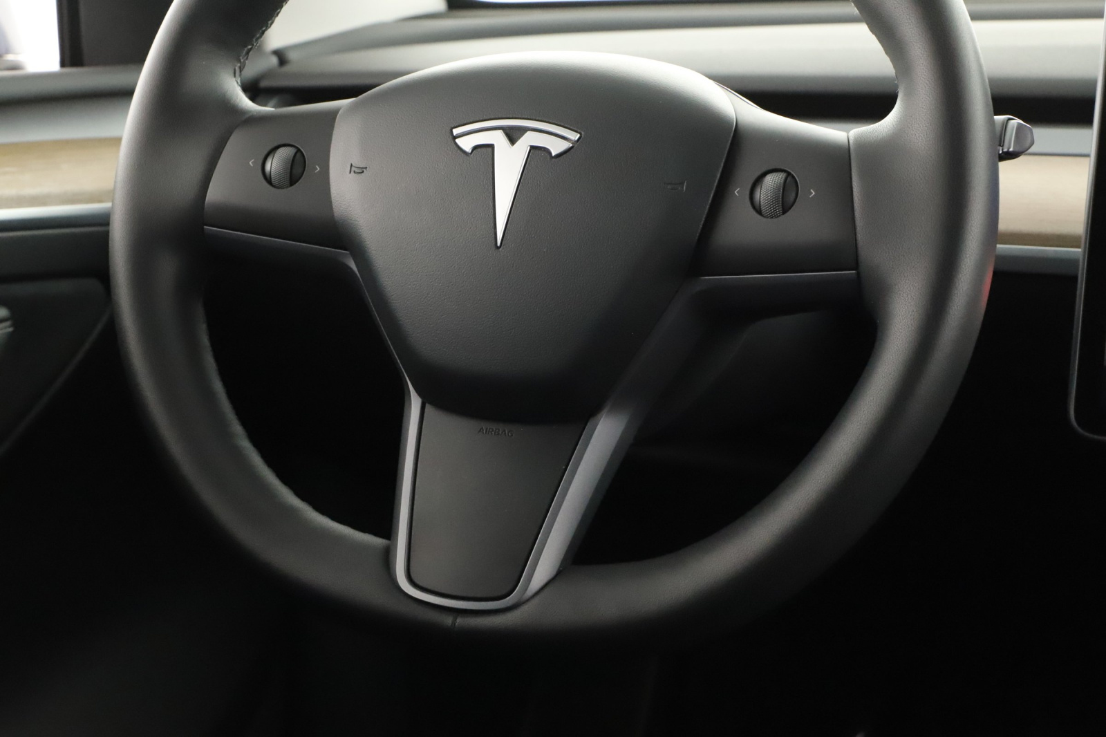 Tesla Model Y Long Range AWD – fotografie 28