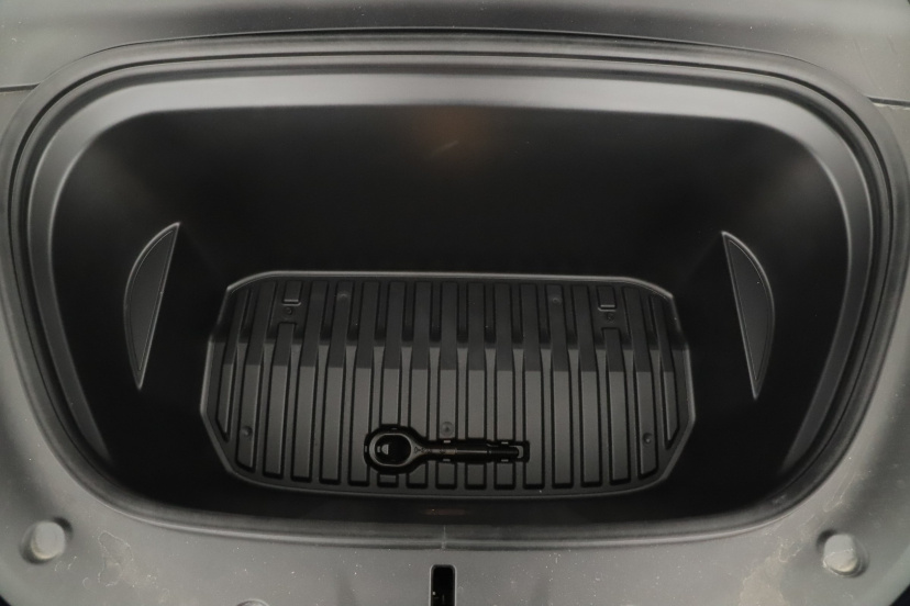Tesla Model Y, 2022
