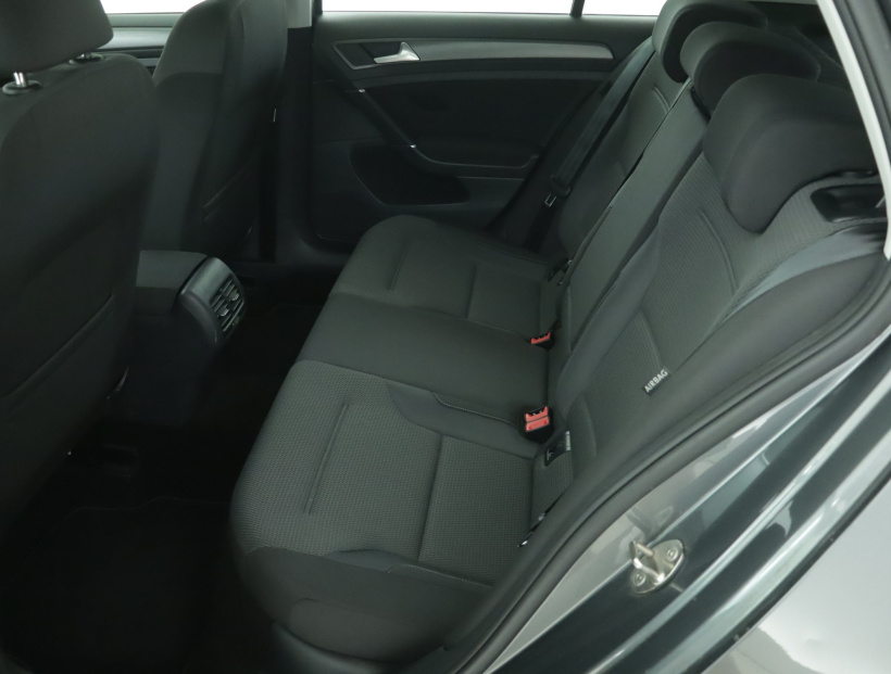 Volkswagen e-Golf, 2018