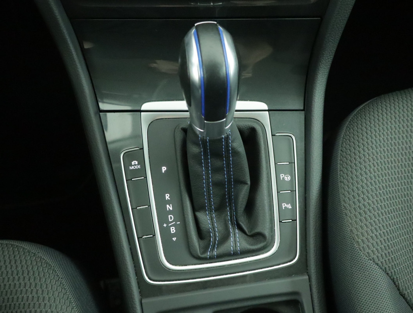 Volkswagen e-Golf, 2018