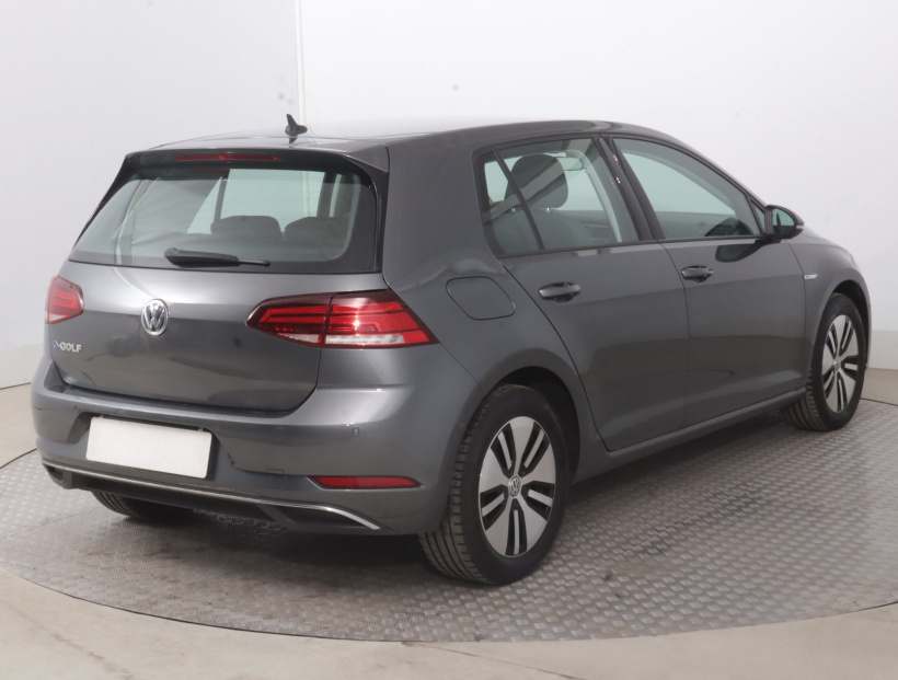 Volkswagen e-Golf, 2018