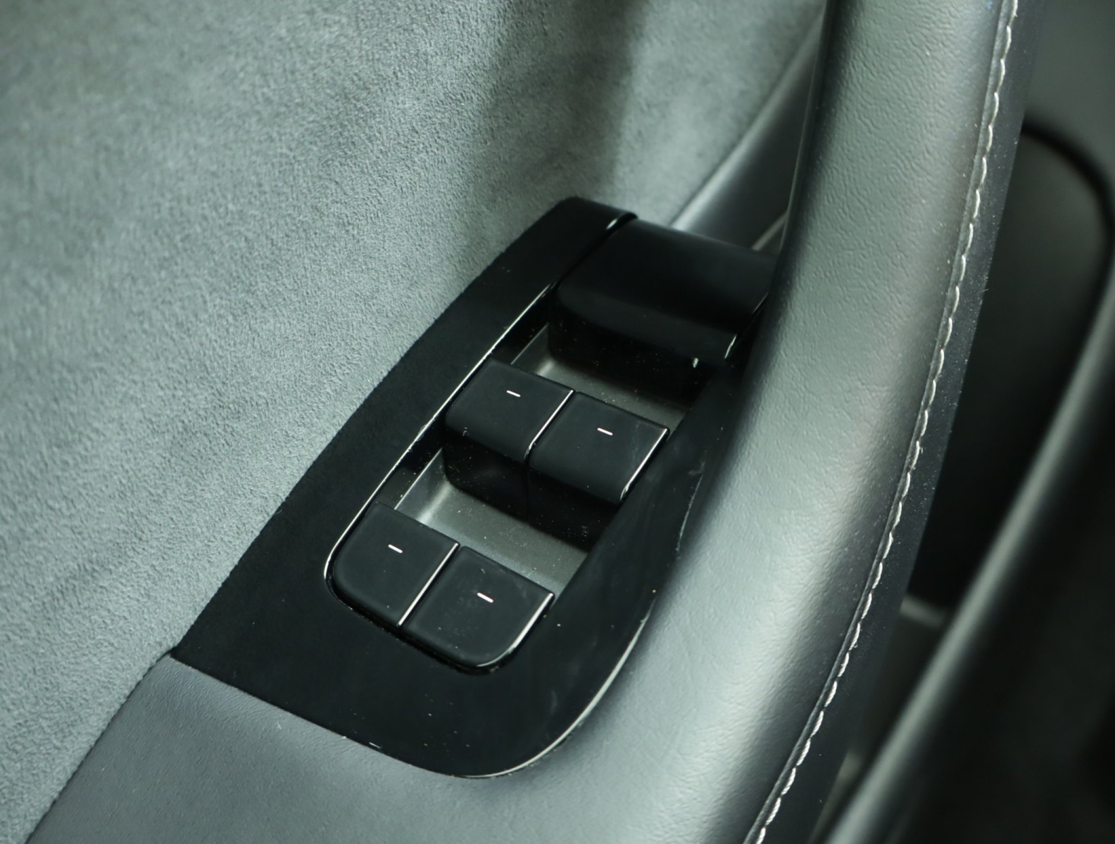 Tesla Model 3 Long Range AWD – fotografie 22