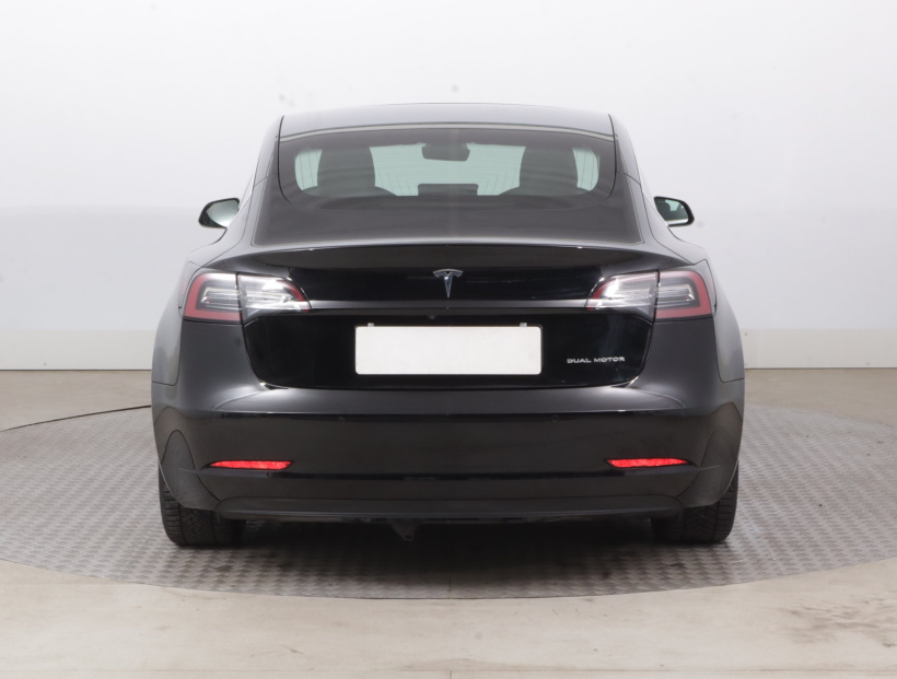 Tesla Model 3, 2019