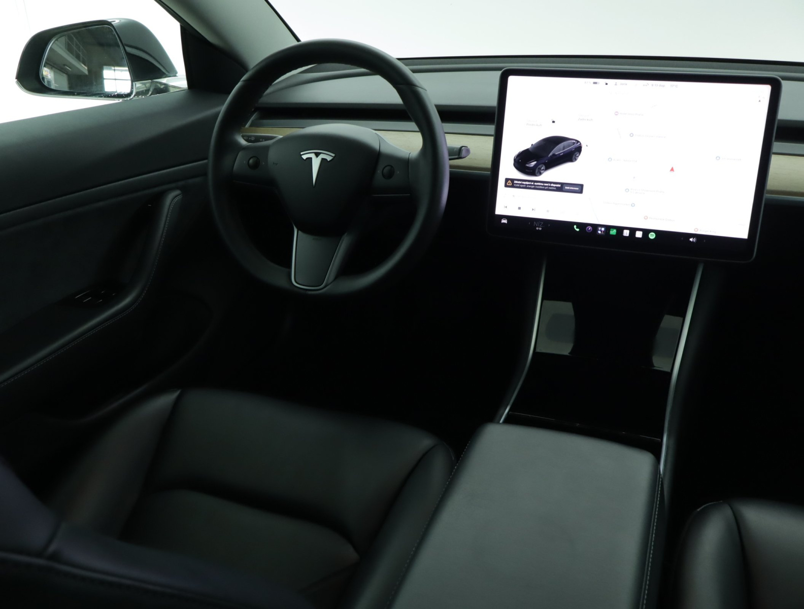 Tesla Model 3 Long Range AWD – fotografie 9