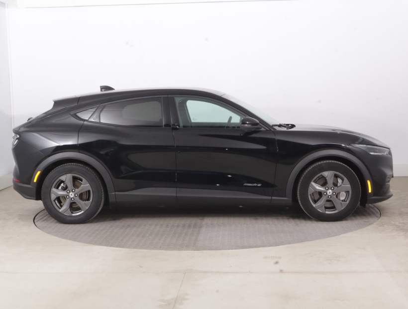 Ford Mustang Mach-E, 2021