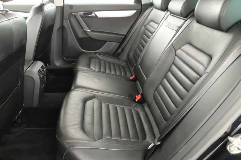 Volkswagen Passat, 2011