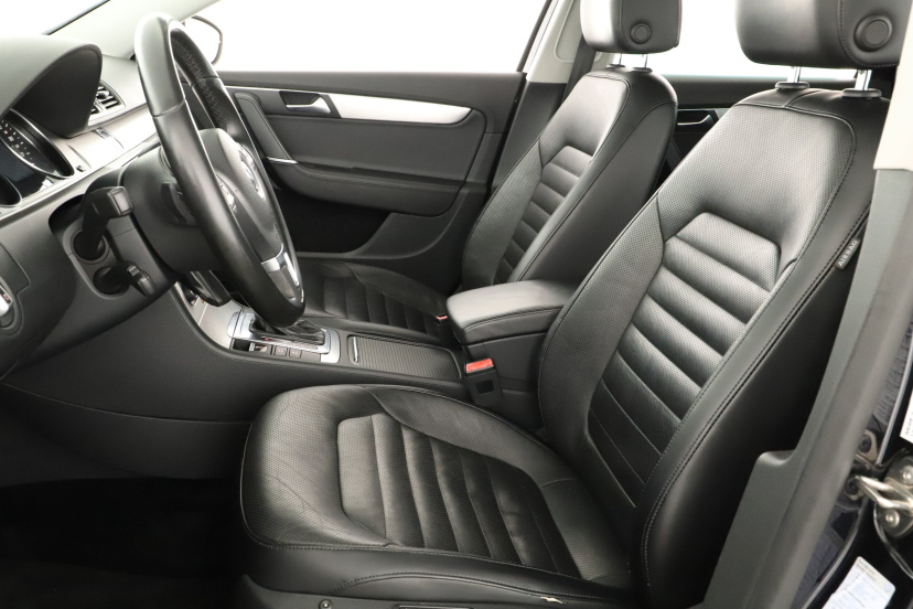 Volkswagen Passat, 2011