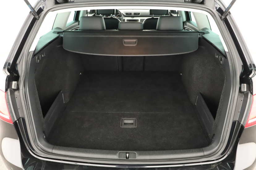 Volkswagen Passat, 2011