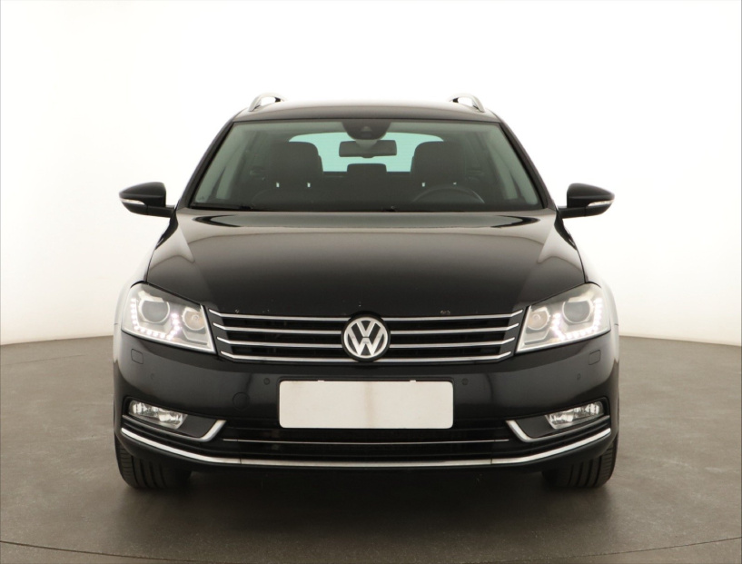 Volkswagen Passat, 2011