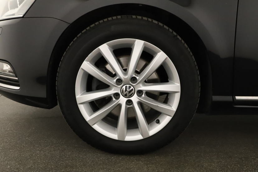 Volkswagen Passat, 2011
