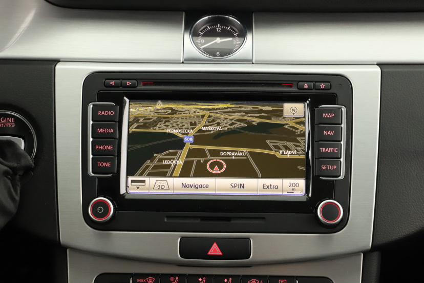 Volkswagen Passat, 2011