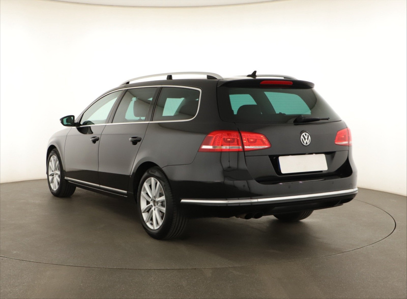 Volkswagen Passat, 2011