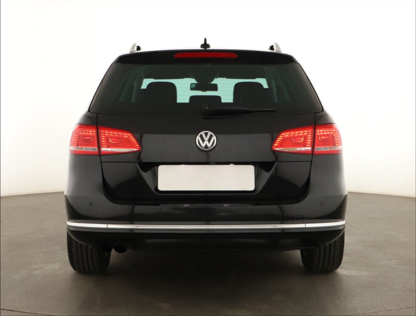 Volkswagen Passat, 2011