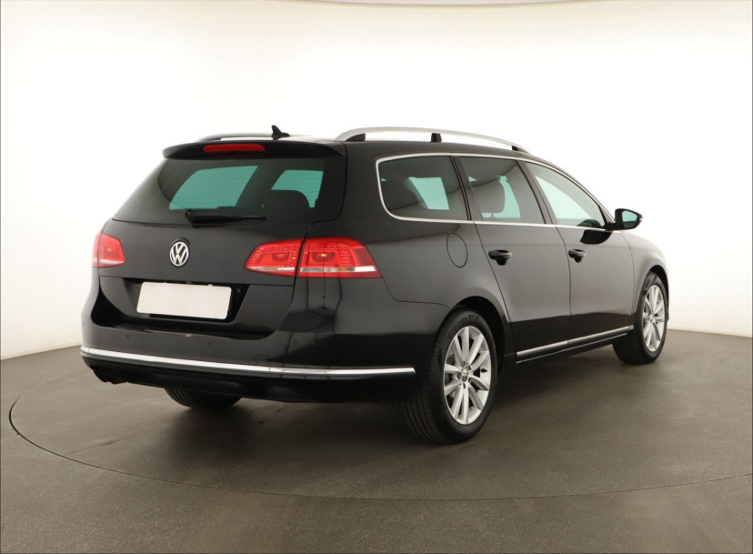 Volkswagen Passat, 2011
