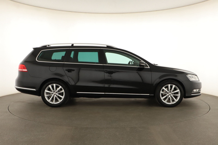 Volkswagen Passat, 2011