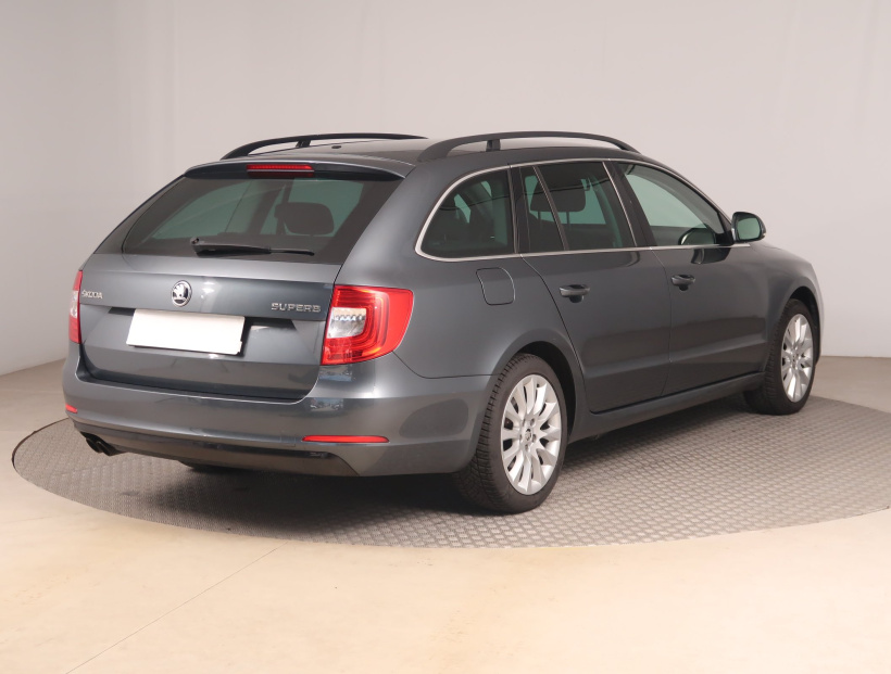 Škoda Superb, 2015