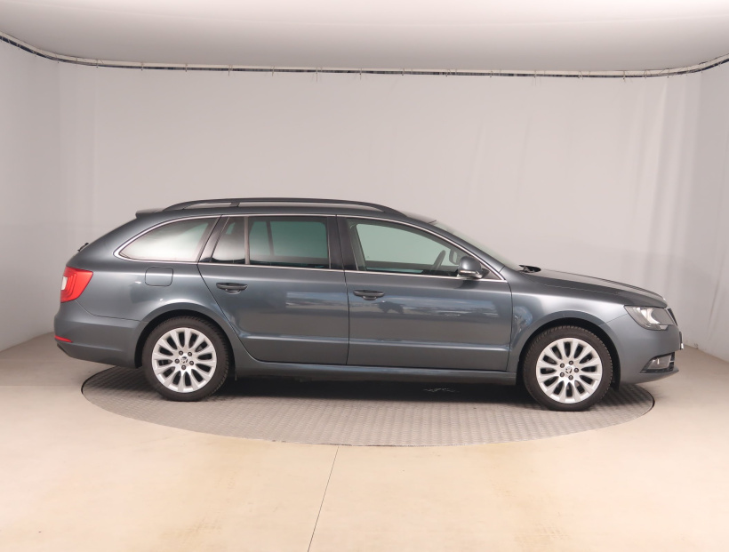 Škoda Superb, 2015
