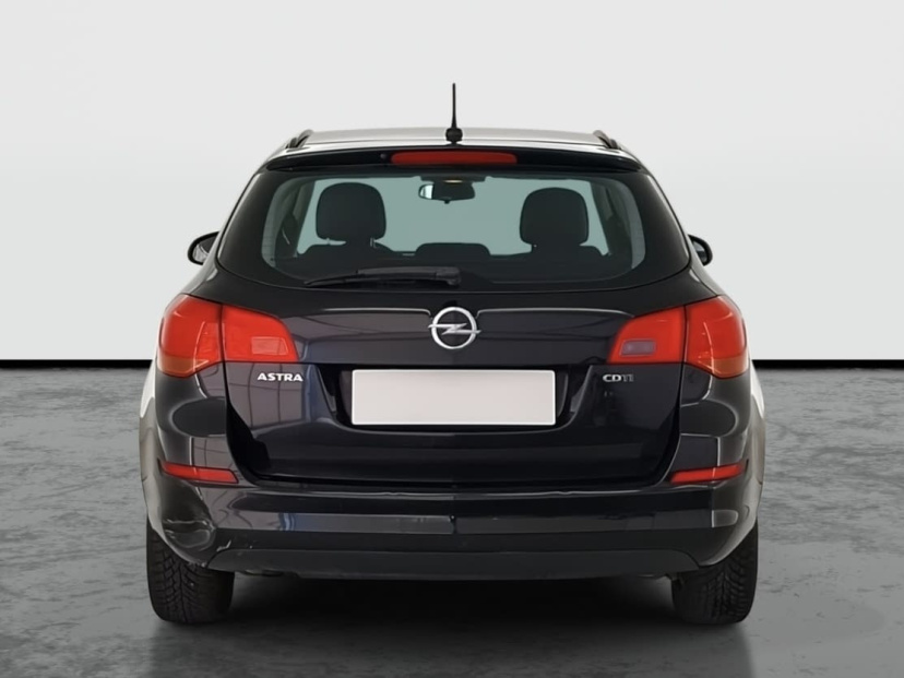 Opel Astra, 2011