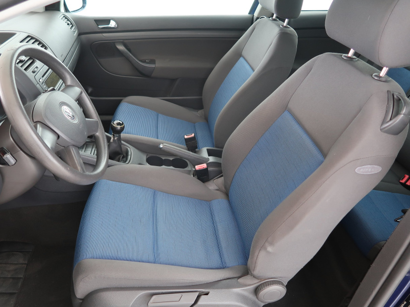 Volkswagen Golf, 2005