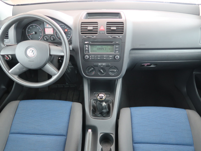 Volkswagen Golf, 2005