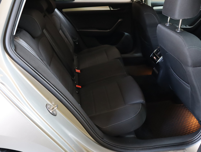 Škoda Superb, 2016