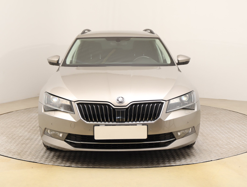 Škoda Superb, 2016