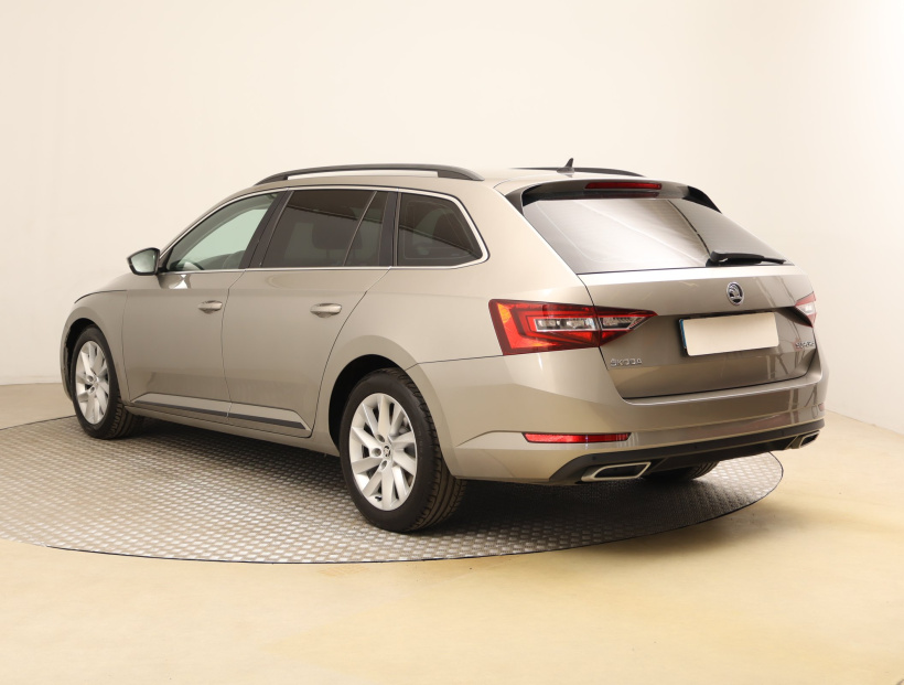 Škoda Superb, 2016