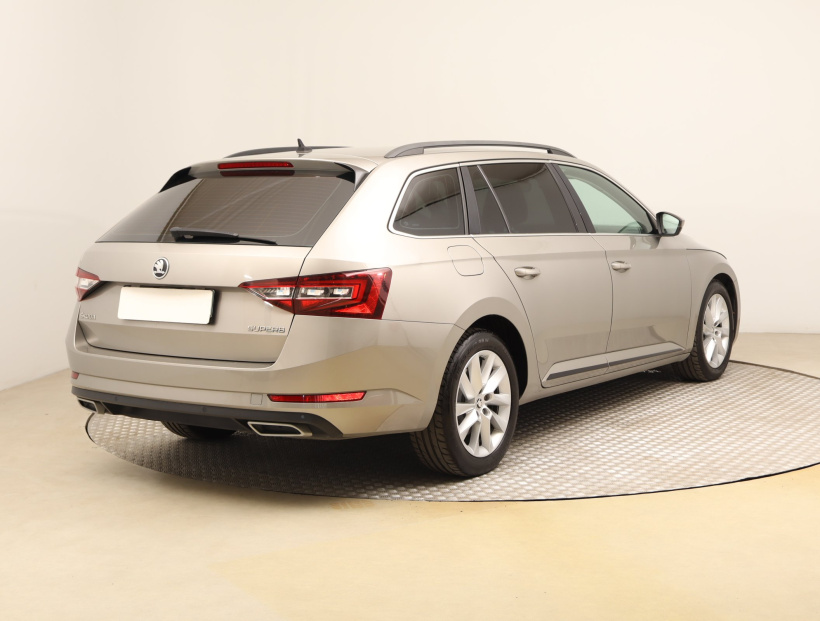 Škoda Superb, 2016