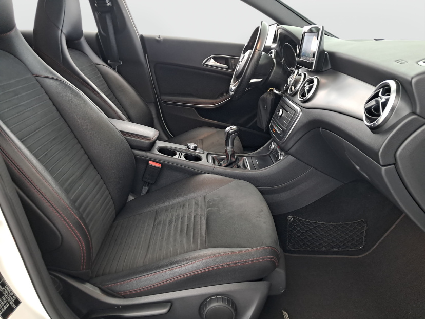 Mercedes-Benz CLA, 2015