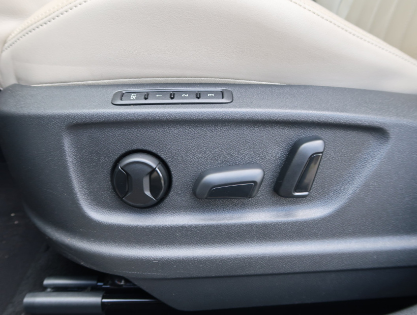 Škoda Karoq, 2017