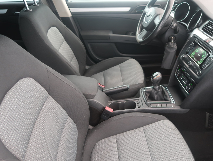 Škoda Superb, 2012