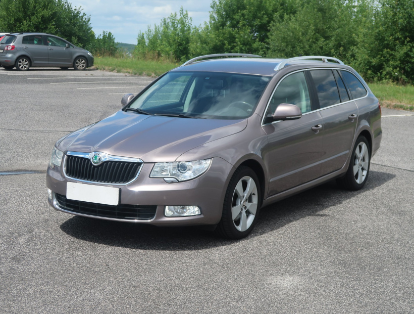 Škoda Superb, 2012