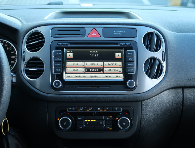 Volkswagen Tiguan, 2011