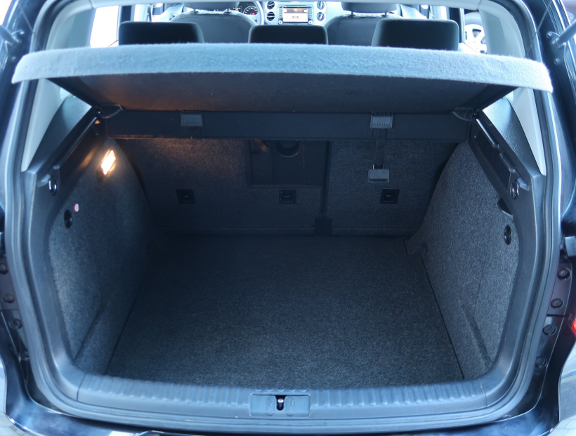 Volkswagen Tiguan, 2011