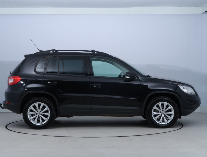 Volkswagen Tiguan, 2011