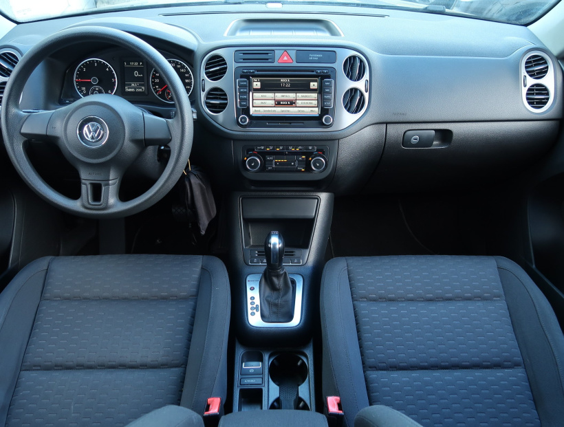 Volkswagen Tiguan, 2011