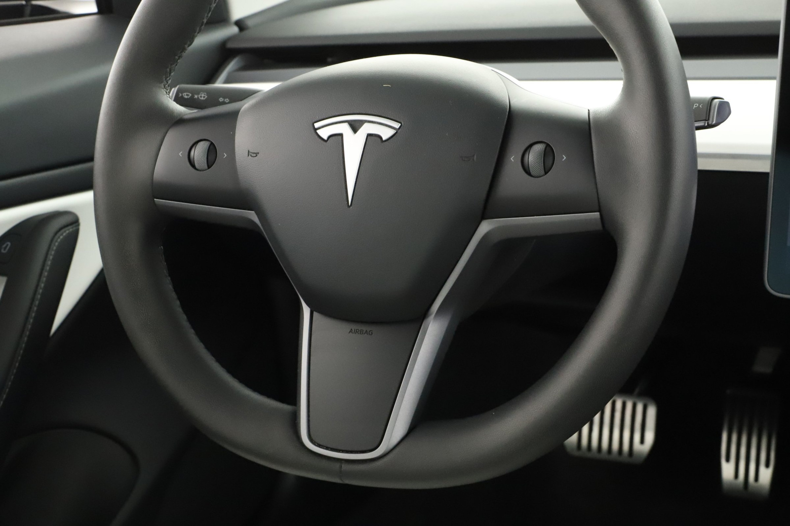 Tesla Model 3 Long Range AWD – fotografie 14