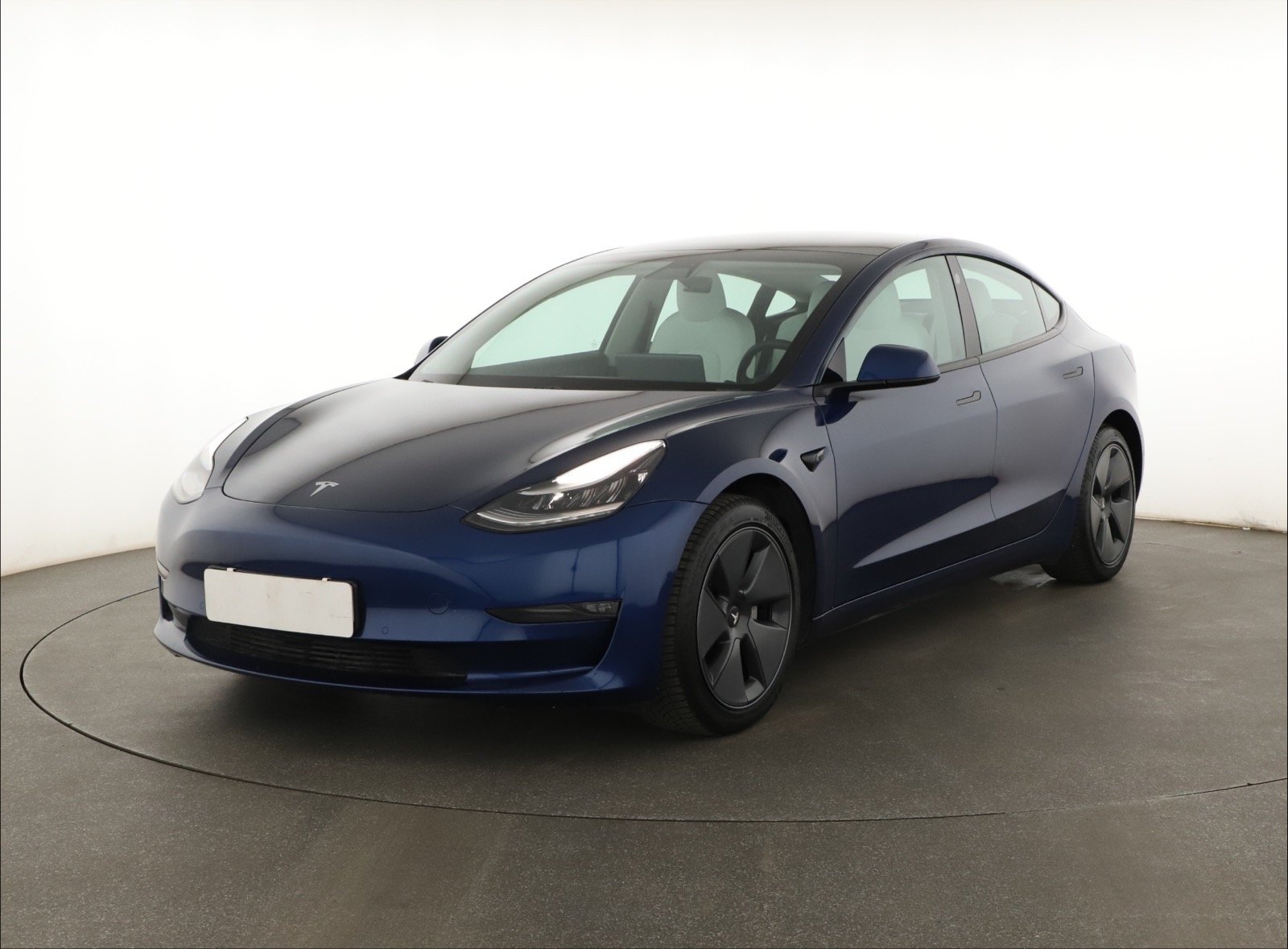 Tesla Model 3 Long Range AWD – fotografie 3