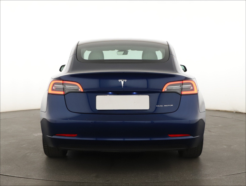 Tesla Model 3, 2020