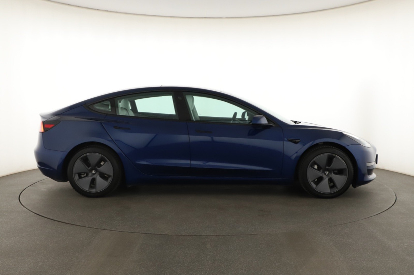 Tesla Model 3, 2020