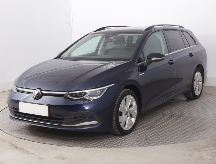 Volkswagen Golf, 2022