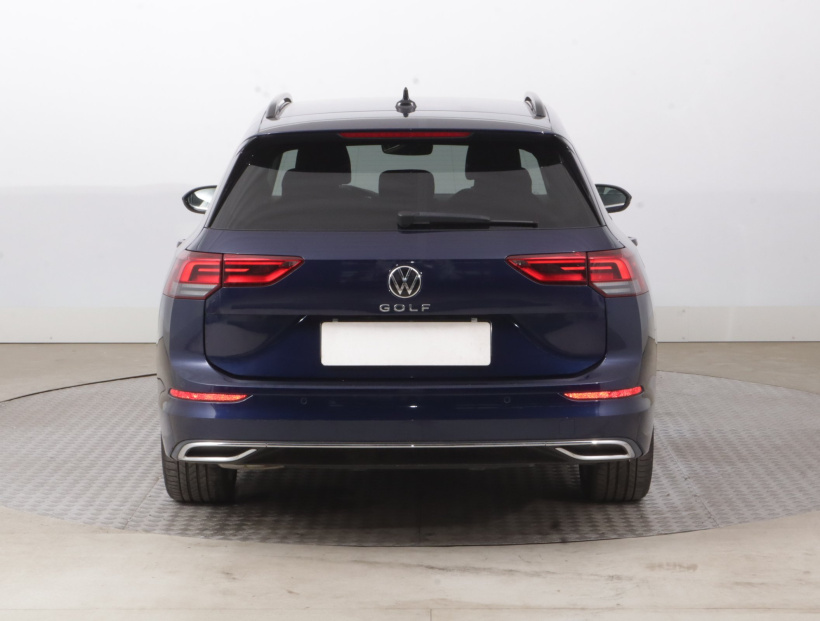 Volkswagen Golf, 2022