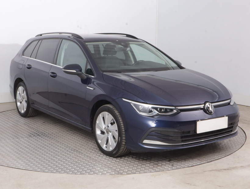 Volkswagen Golf, 2022