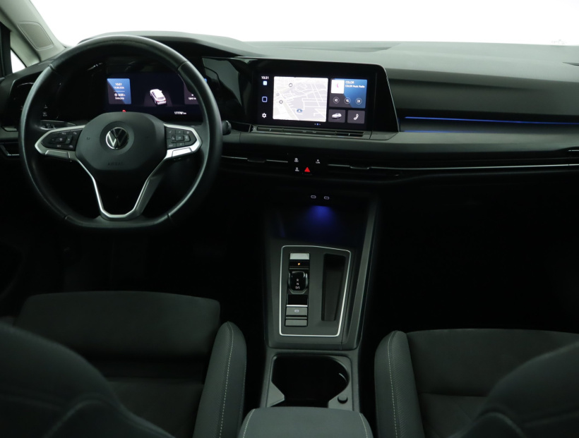 Volkswagen Golf, 2022