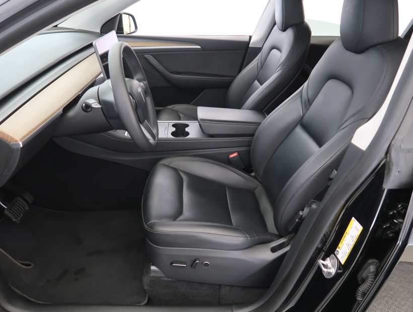 Tesla Model Y, 2023
