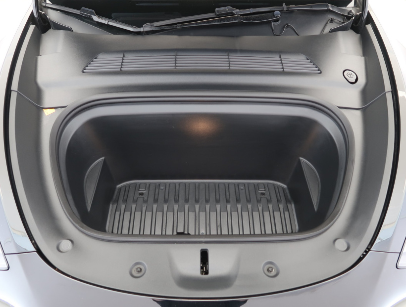 Tesla Model Y, 2023