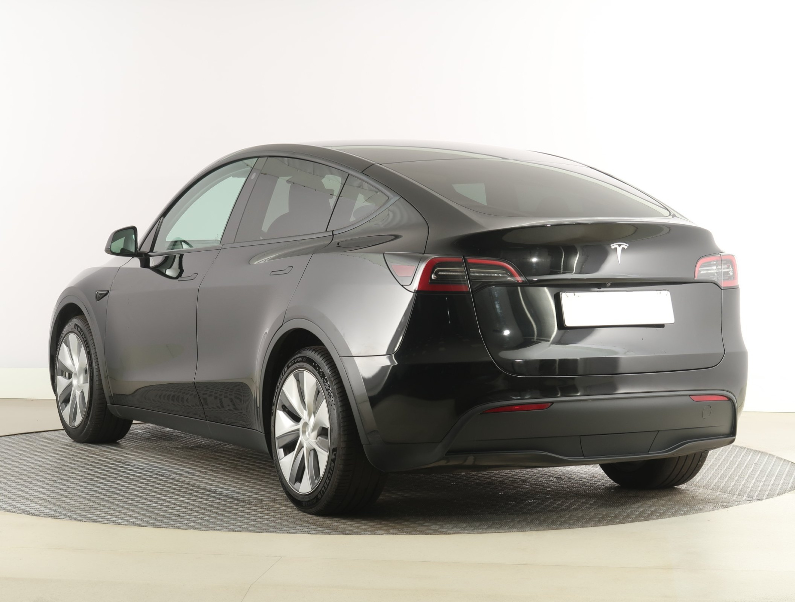 Tesla Model Y Long Range AWD – fotografie 5